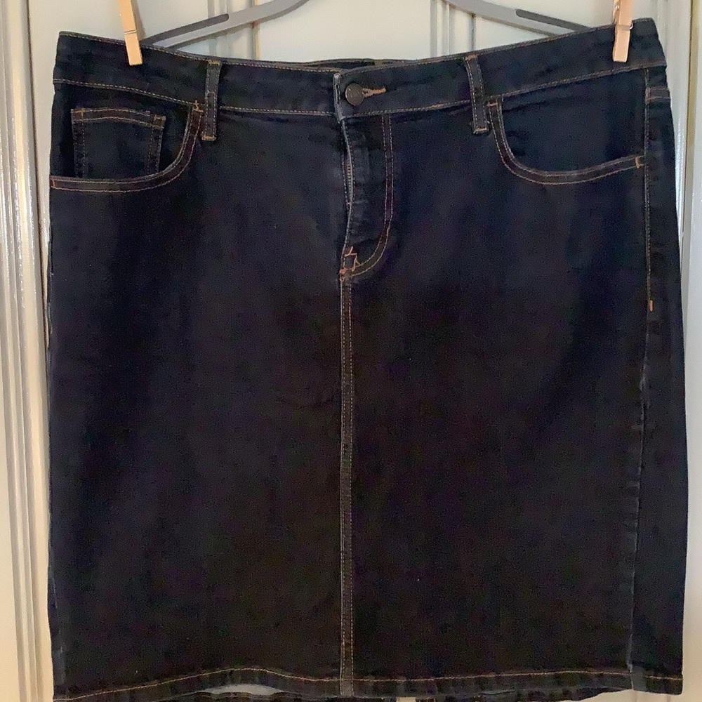 Classic dark denim jean skirt
